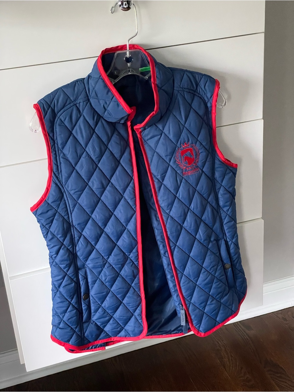 Requisite Equestrian Weatherproof Vest
NWOT 💙❤️